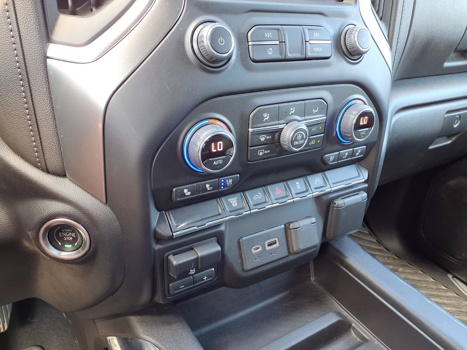 Used 2022 Chevrolet Silverado 2500 LTZ w/ LTZ Convenience Package AWD/4WD image 7