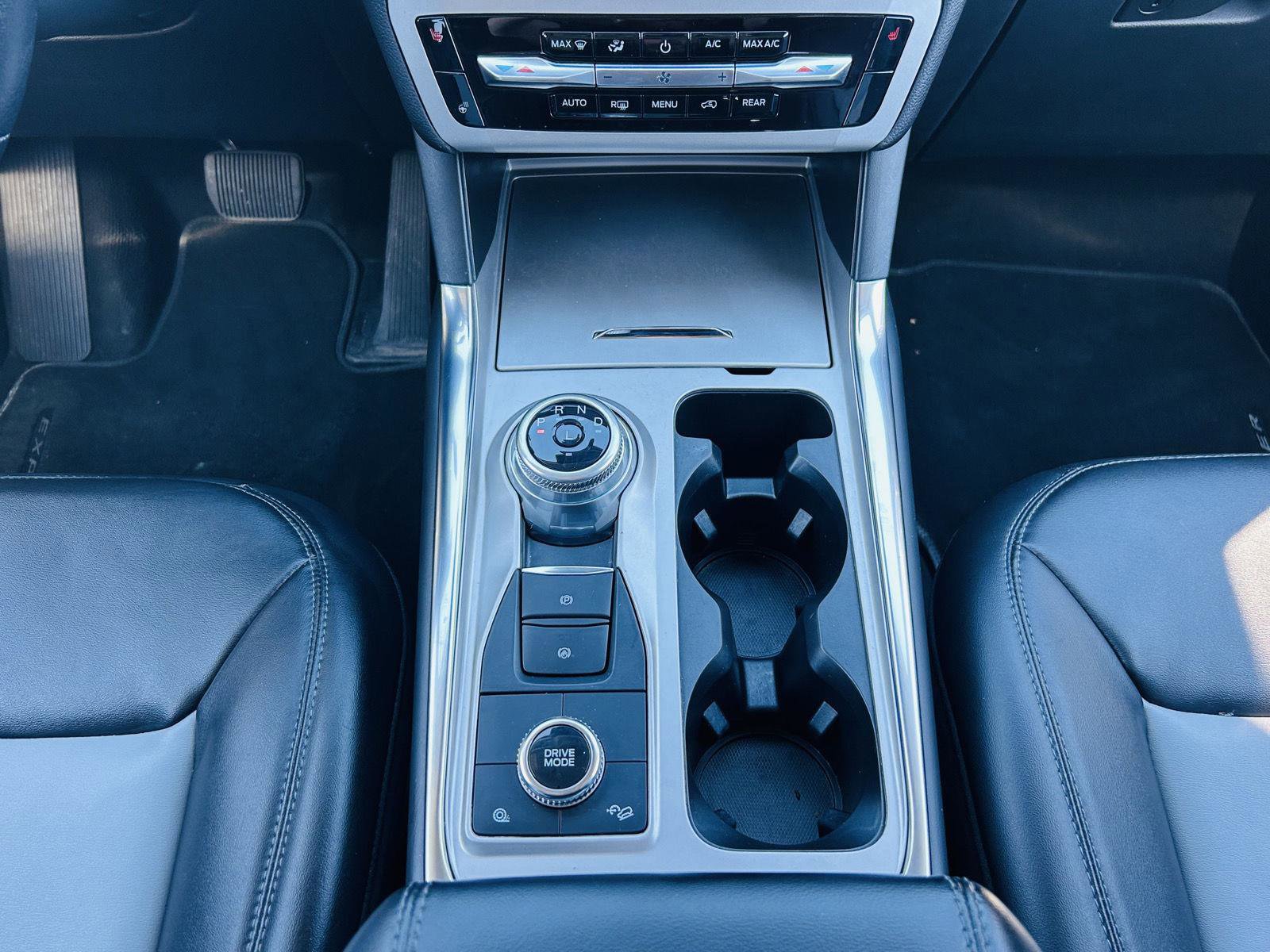 Used 2022 Ford Explorer XLT w/ Equipment Group 202A AWD/4WD image 22