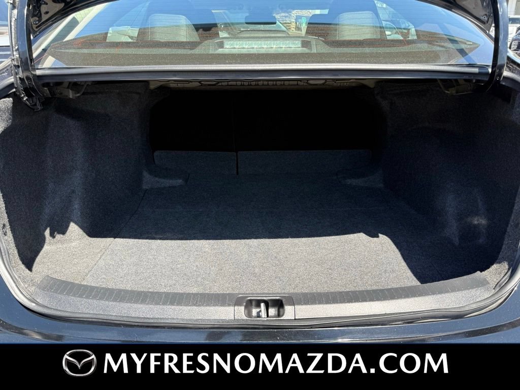 Used 2025 Toyota Corolla LE FWD image 11