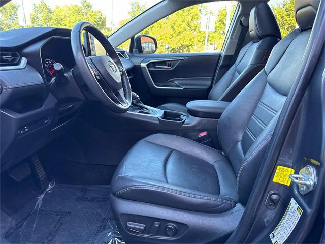 Used 2021 Toyota RAV4 XLE Premium image 14