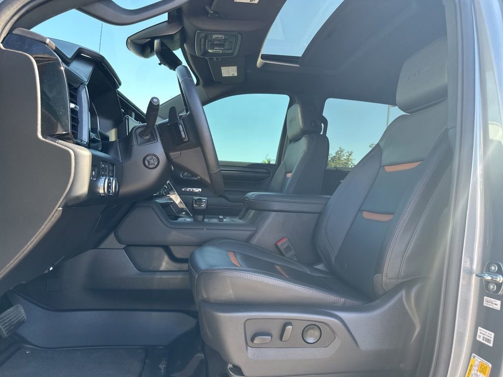 Used 2024 GMC Sierra 1500 AT4 w/ Technology Package AWD/4WD image 12