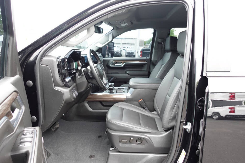 Used 2023 Chevrolet Silverado 1500 RST w/ True North Edition Plus AWD/4WD image 19