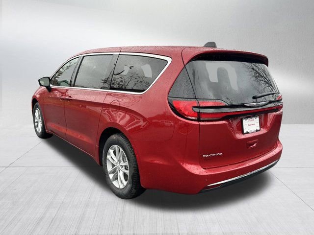 New 2026 Chrysler Pacifica Select image 7