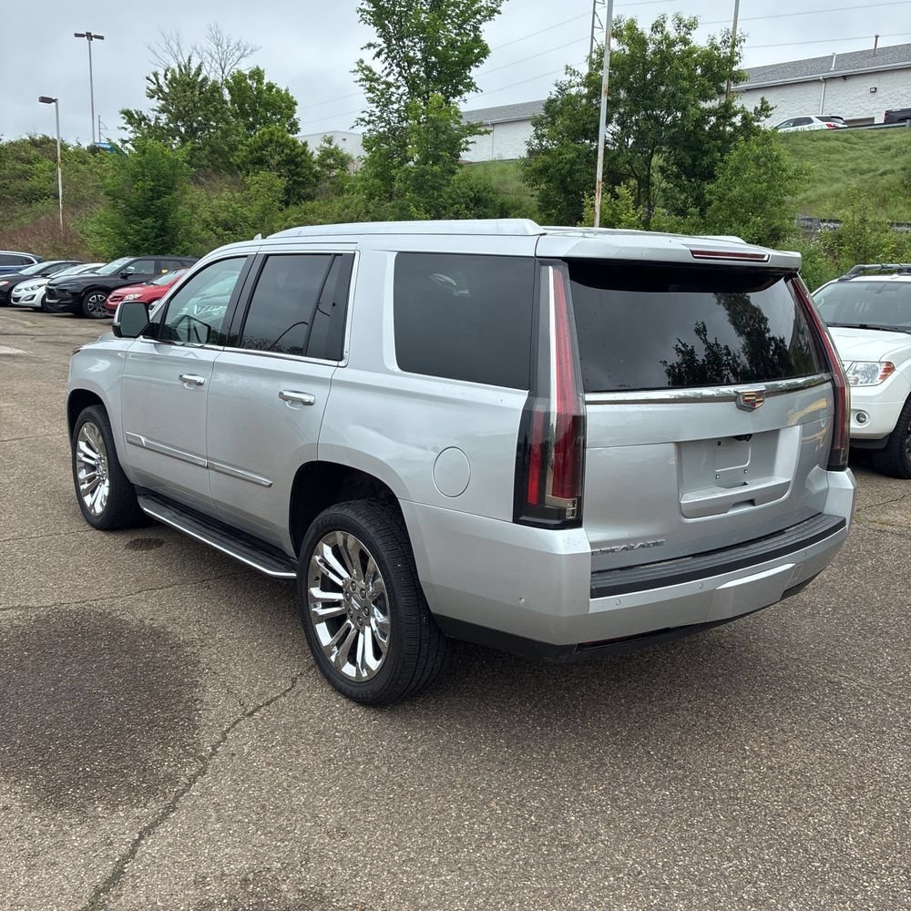 Used 2020 Cadillac Escalade Luxury w/ LPO, Radiant Package AWD/4WD image 4
