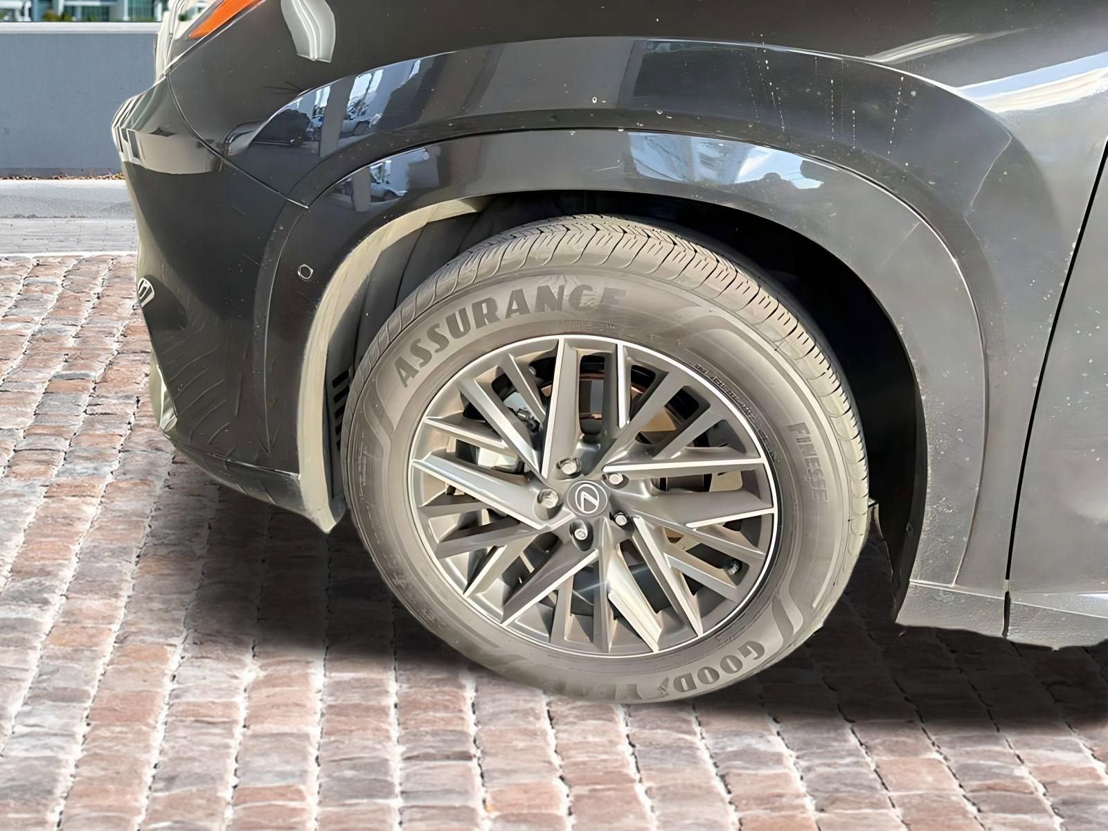 Used 2025 Lexus TX 350 AWD w/ Technology Package image 9