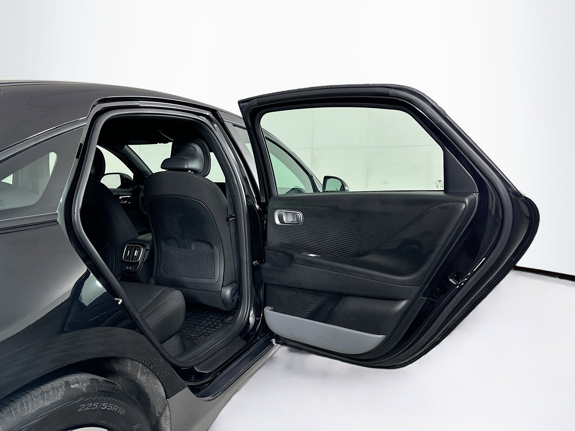 Used 2024 Hyundai Ioniq 6 SE AWD/4WD image 30