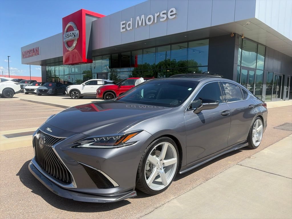 Used 2019 Lexus ES 300h w/ Premium Package
