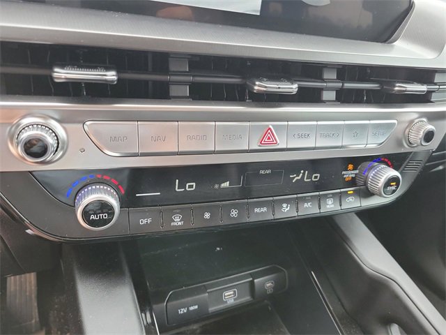 Certified 2025 Kia Telluride LX image 22