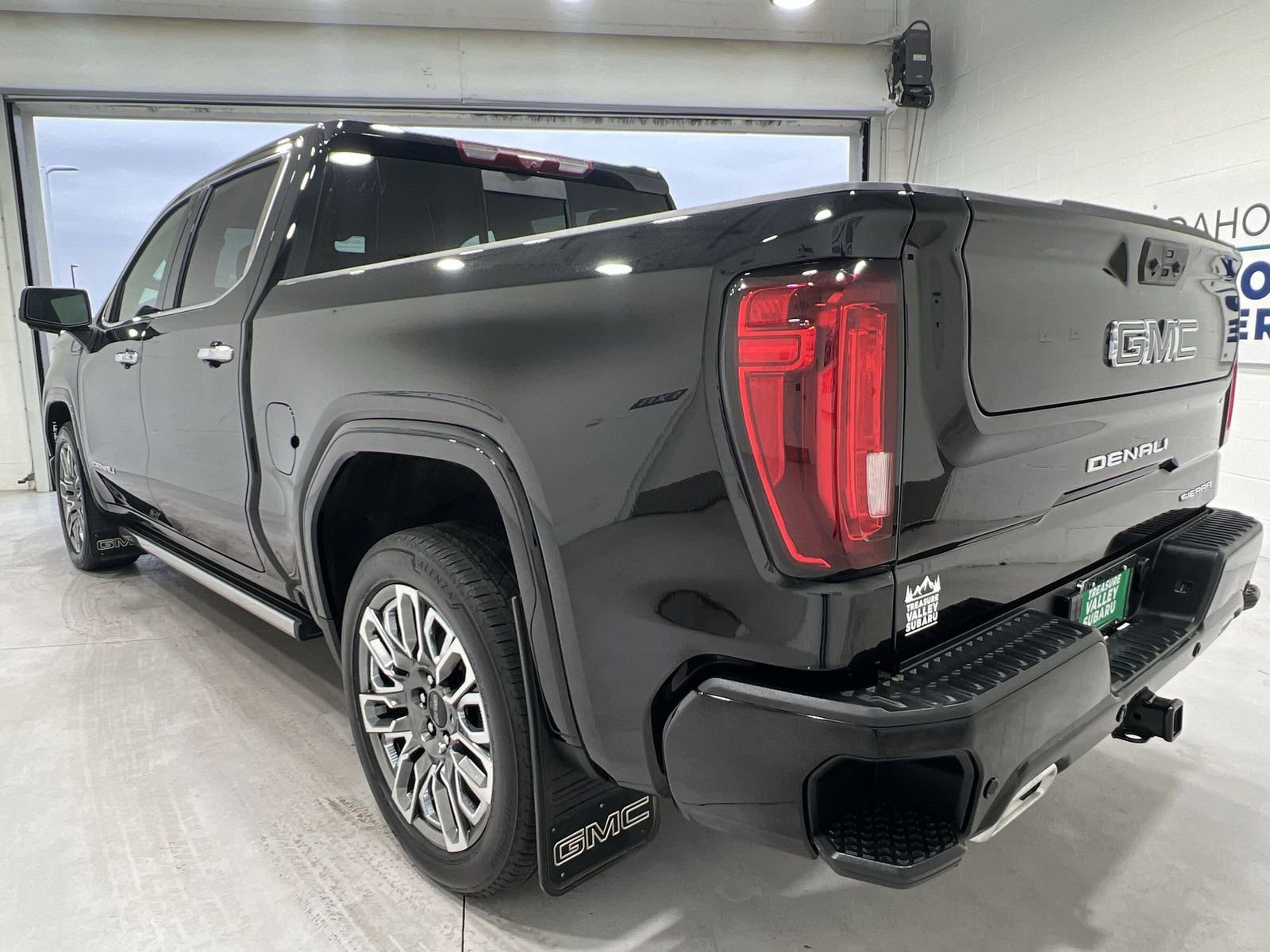Used 2024 GMC Sierra 1500 Denali Ultimate AWD/4WD image 6