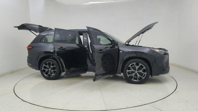 Used 2026 Lexus TX 500h AWD w/ Technology Package image 70