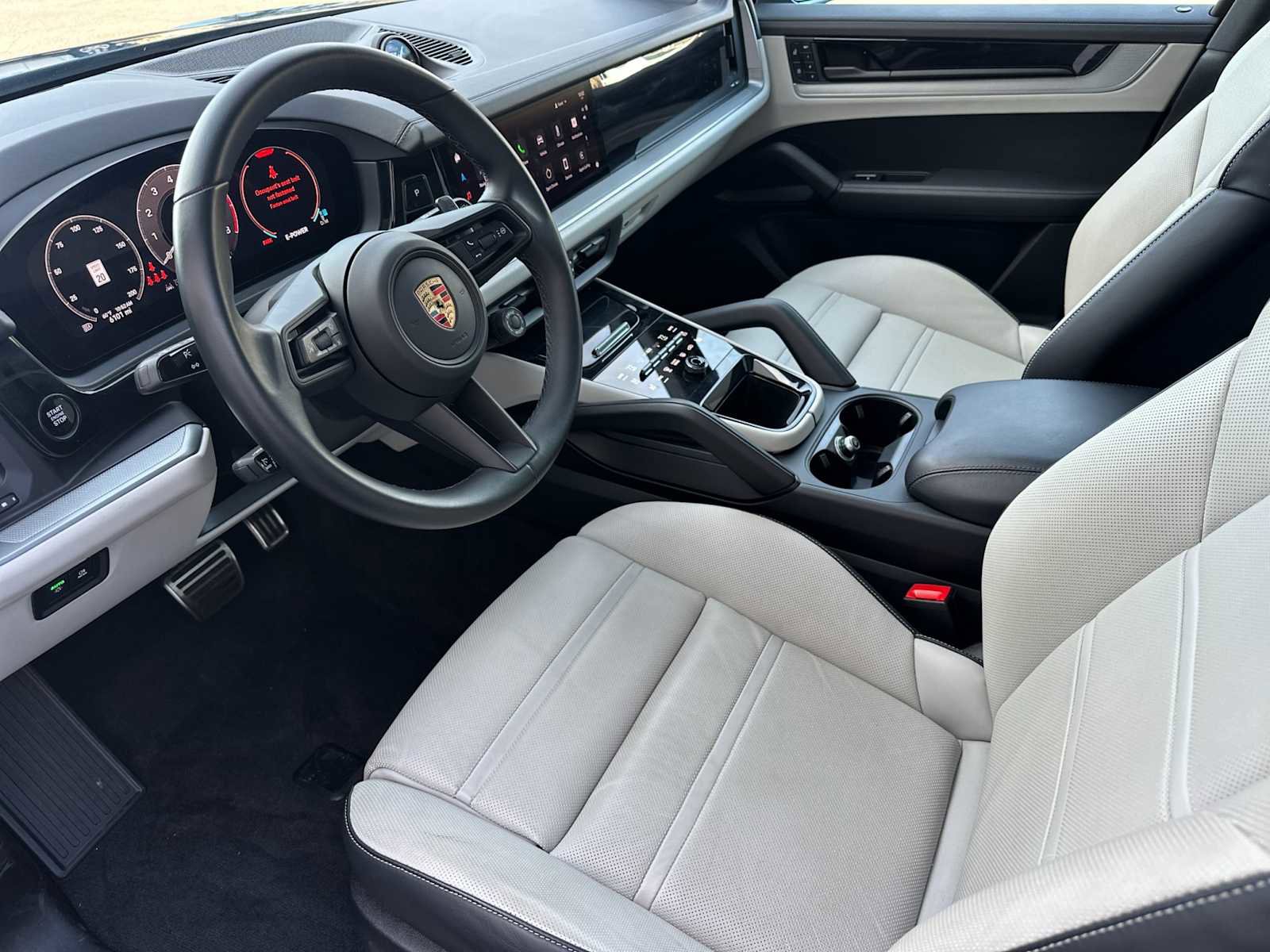 Certified 2024 Porsche Cayenne S AWD/4WD image 4