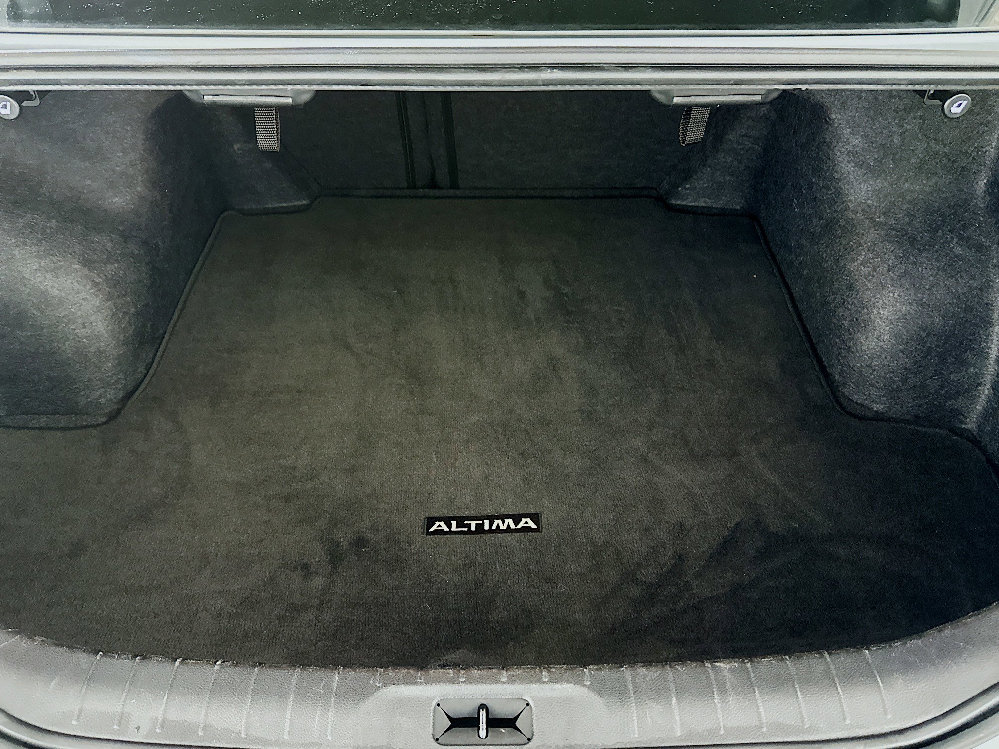 Used 2024 Nissan Altima 2.5 SV FWD image 31