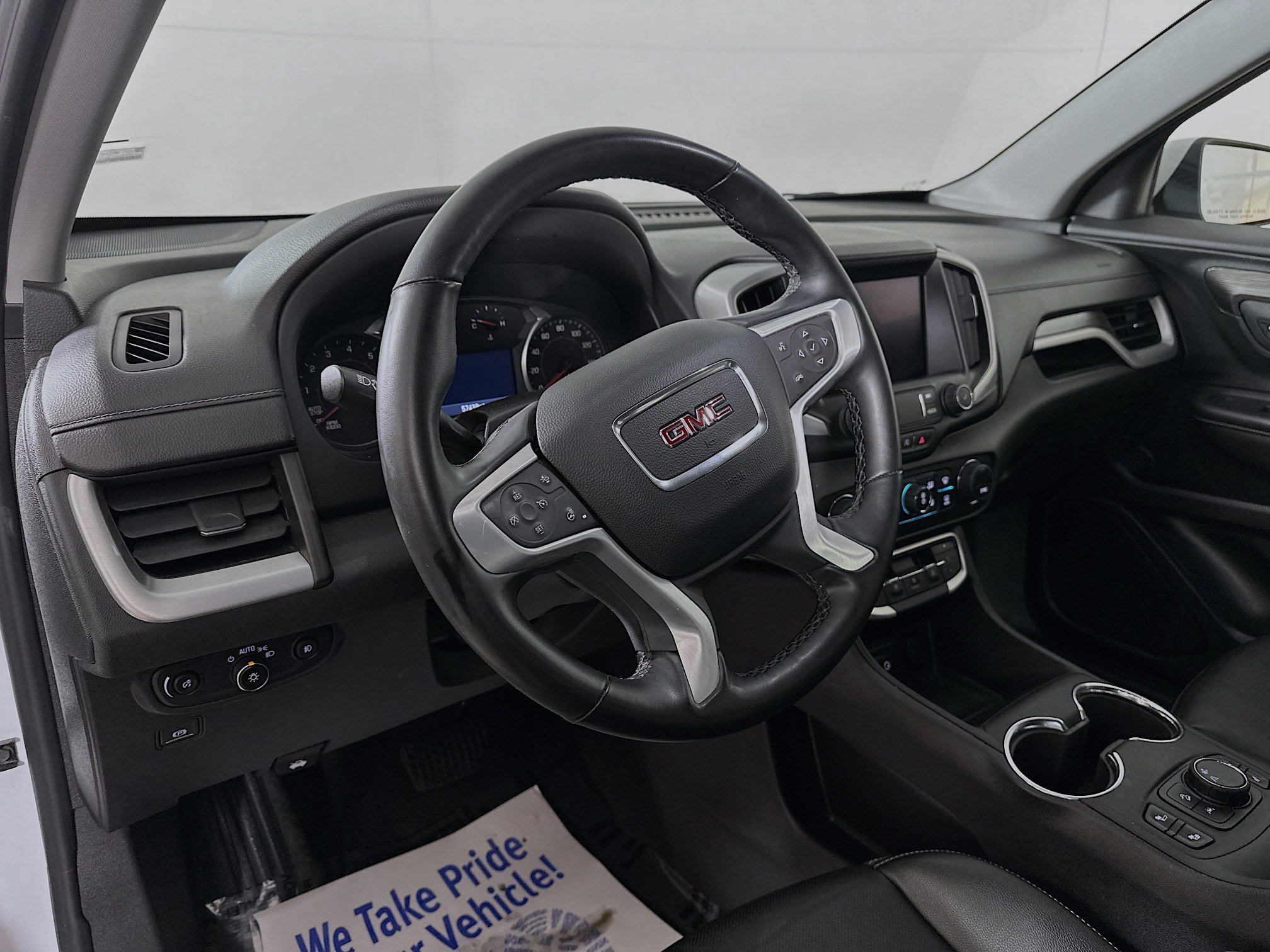 Used 2024 GMC Terrain SLT image 9