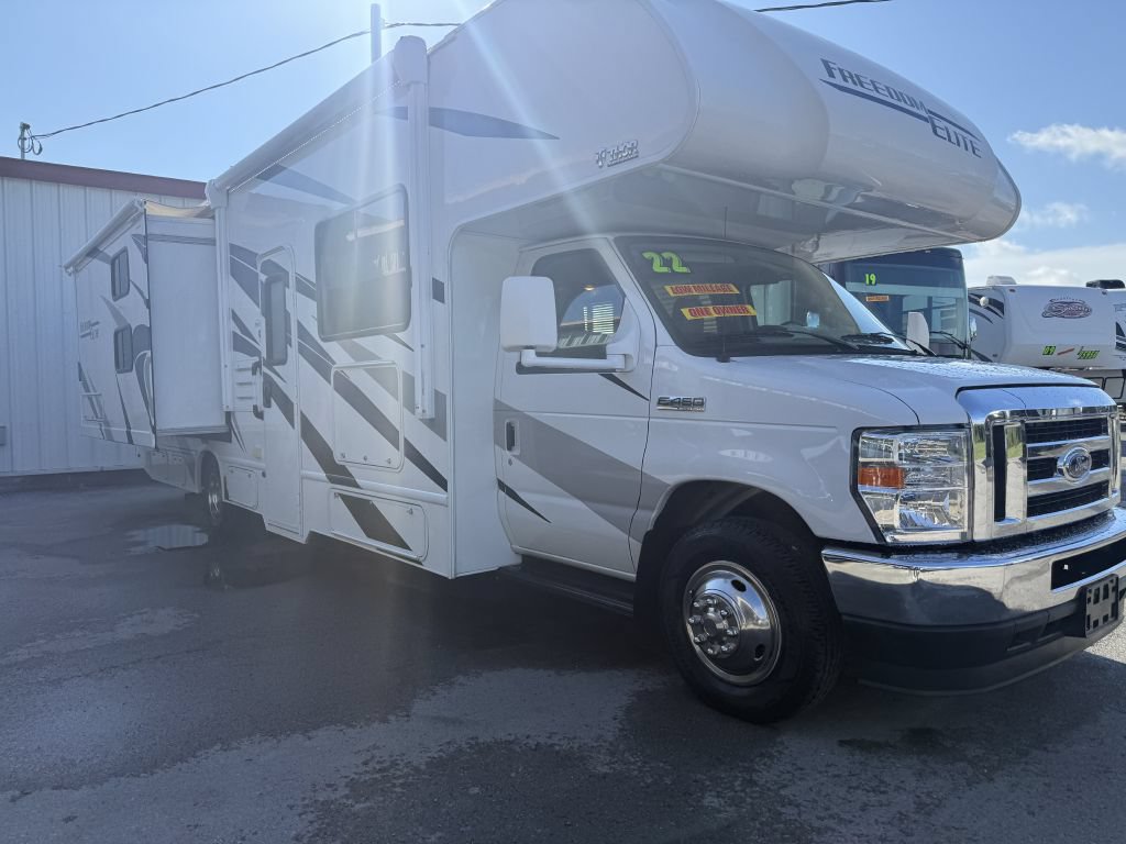 Used 2022 Ford E-450 and Econoline 450 Super Duty w/ Motorhome Prep Package RWD image 2