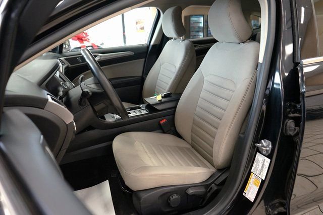 Used 2019 Ford Fusion S image 2