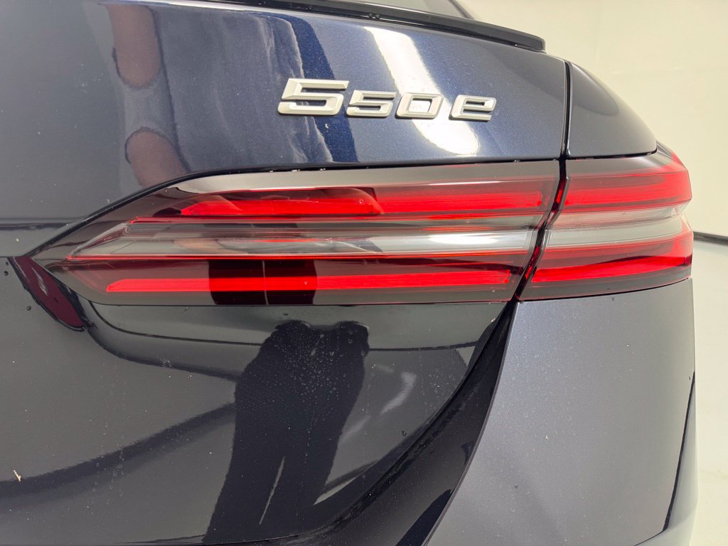 New 2027 BMW 550e xDrive AWD/4WD image 7