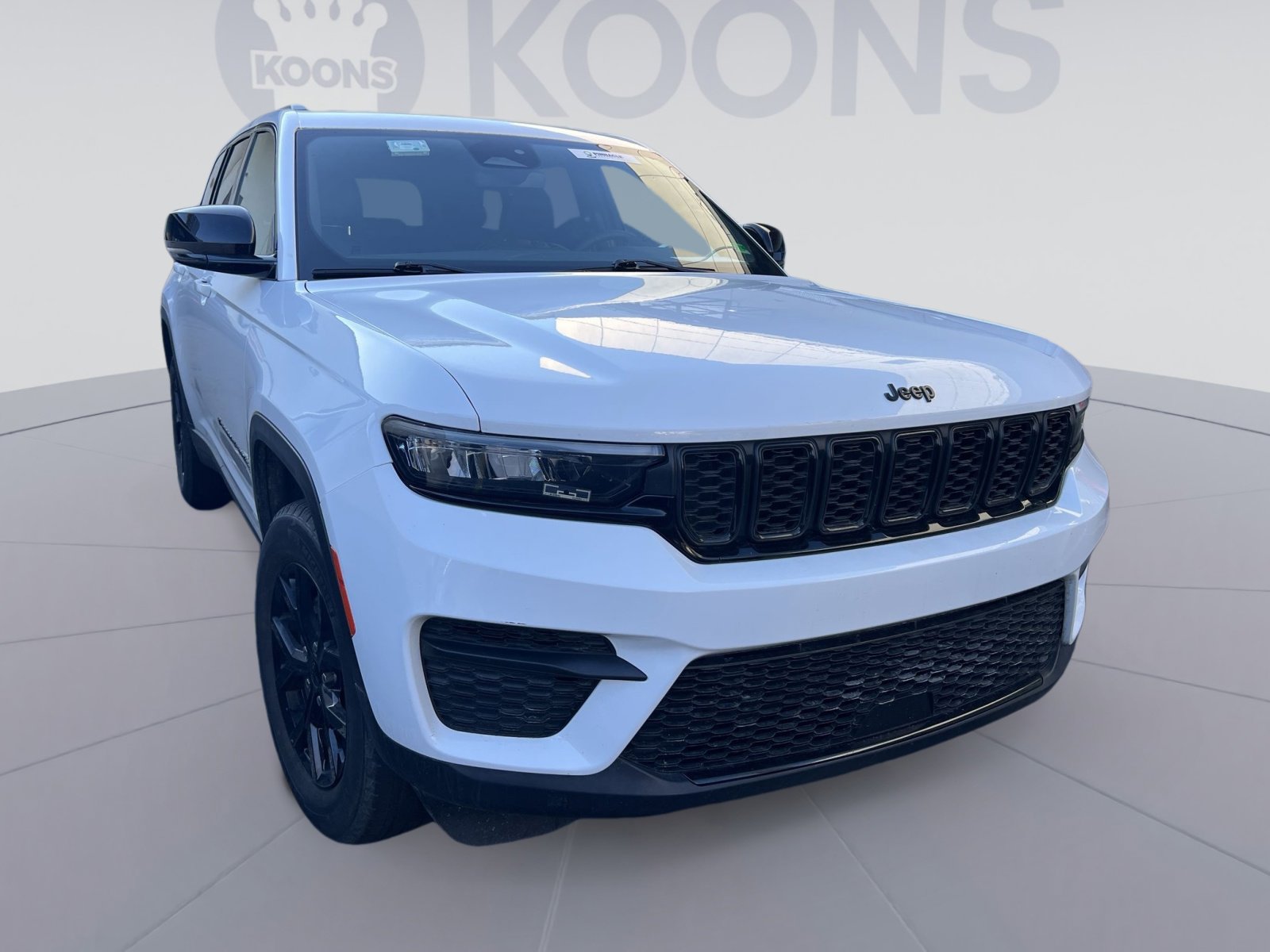 Used 2024 Jeep Grand Cherokee Altitude image 7