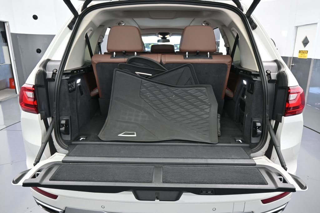 Used 2020 BMW X7 xDrive40i w/ Premium Package AWD/4WD image 41