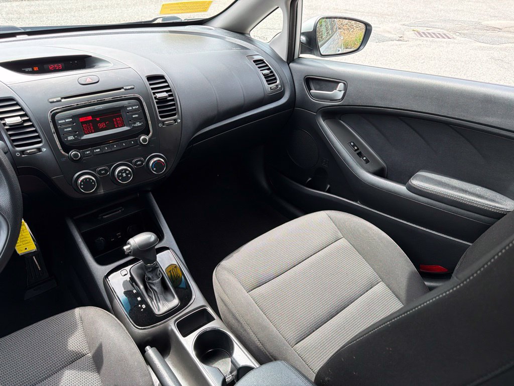 Used 2017 Kia Forte LX FWD image 21