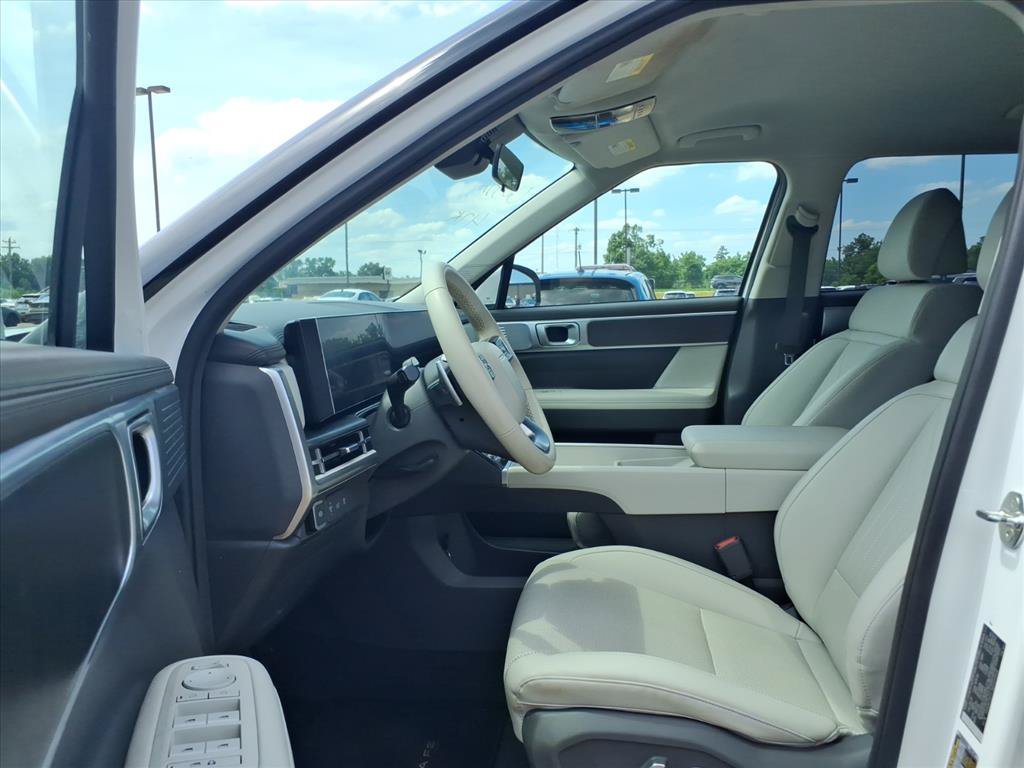 Used 2024 Hyundai Santa Fe SEL FWD image 16