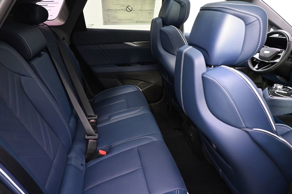 New 2026 Cadillac Optiq Luxury 2 image 18