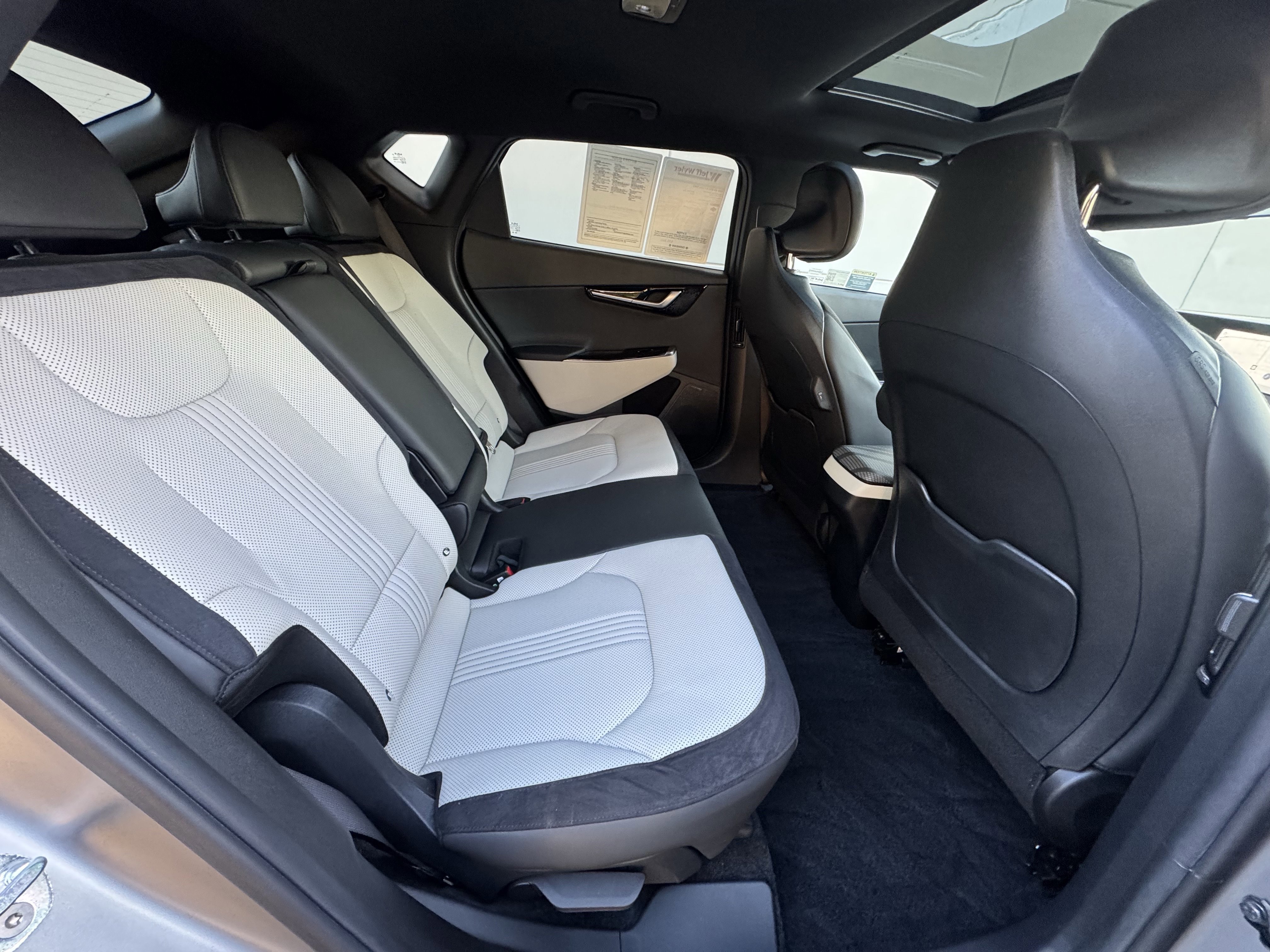 Used 2023 Kia EV6 GT-Line w/ GT-Line White Seat Package image 31