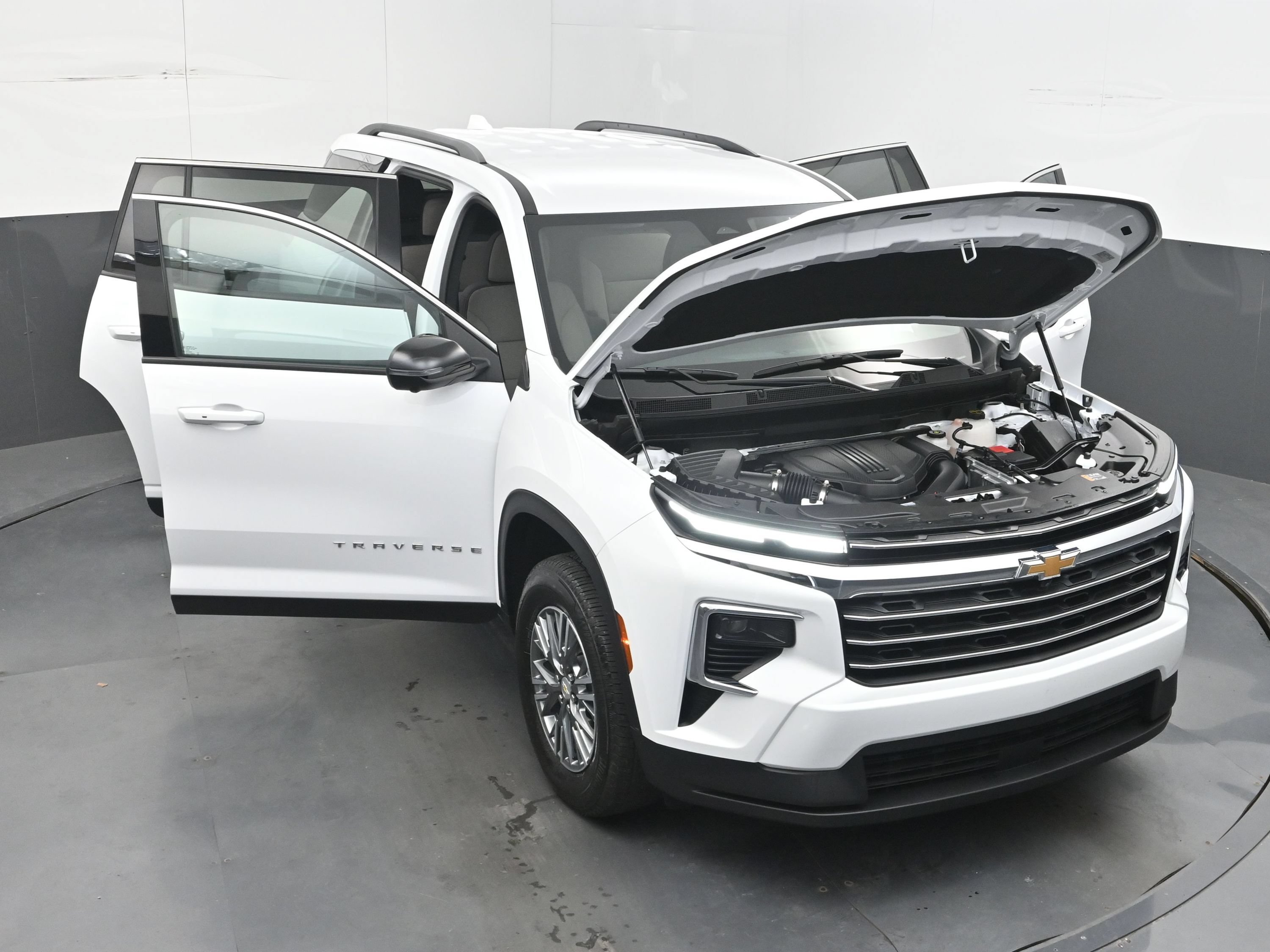 Certified 2026 Chevrolet Traverse LT w/ Driver Confidence Package FWD image 45