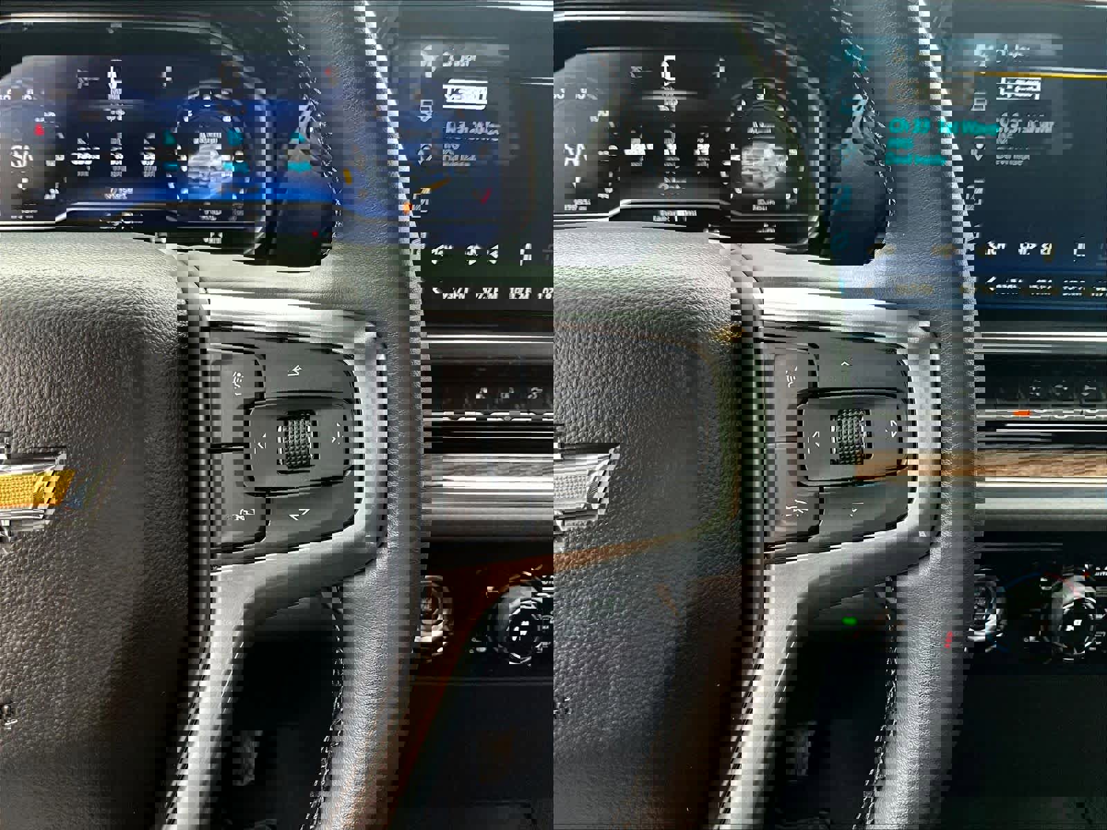 Used 2024 Chevrolet Silverado 1500 LT AWD/4WD image 23