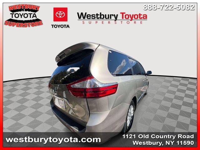 Used 2017 Toyota Sienna XLE w/ XLE Navigation Package image 5