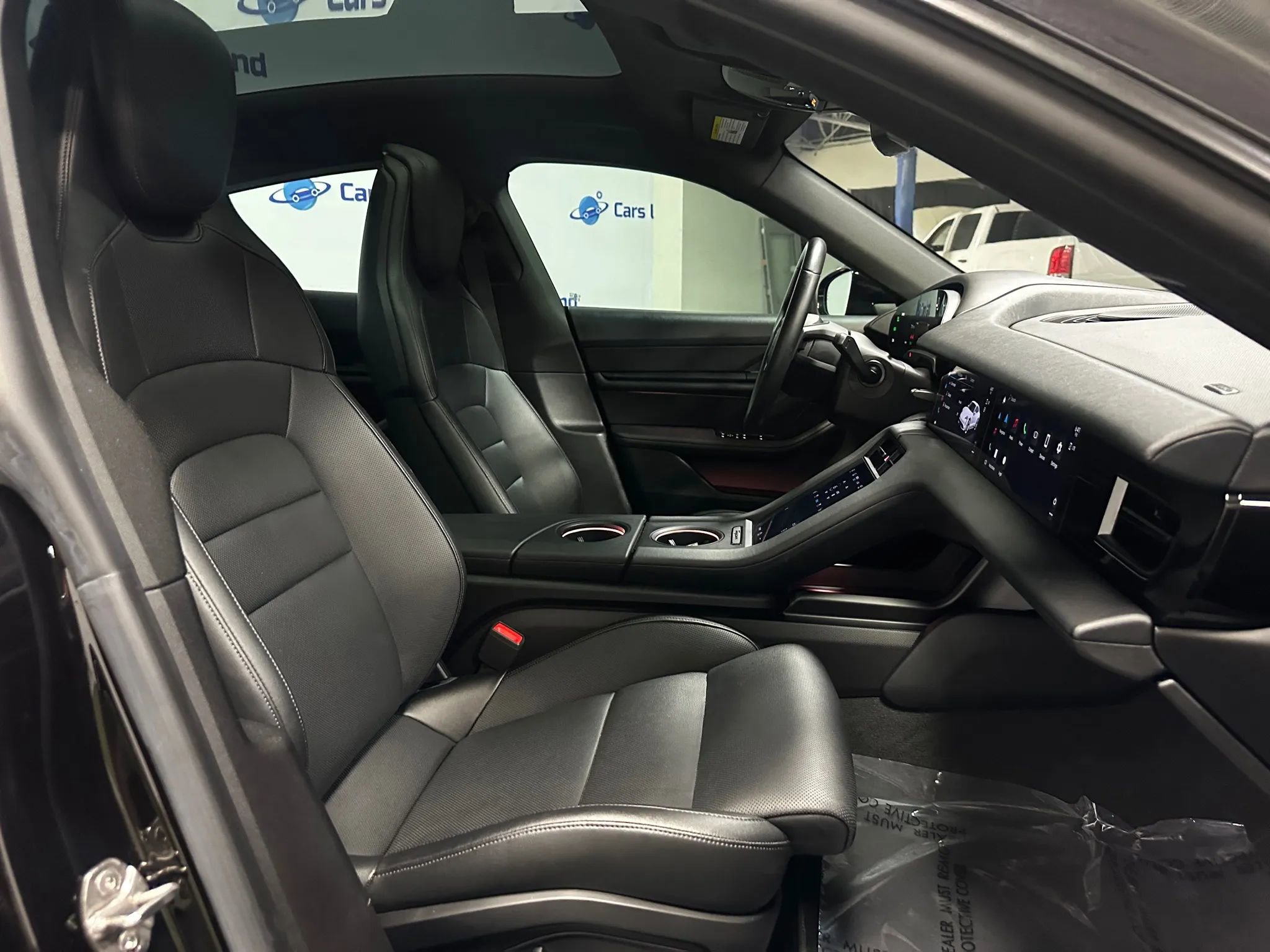 Used 2022 Porsche Taycan image 24