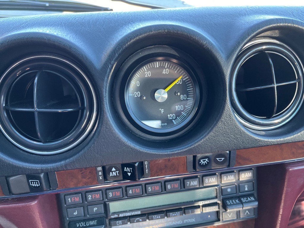 Used 1987 Mercedes-Benz 560 SL image 22