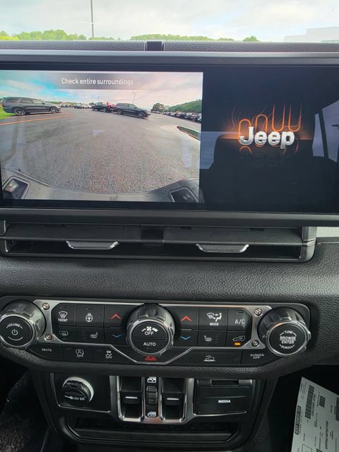 New 2026 Jeep Gladiator Sport AWD/4WD image 18