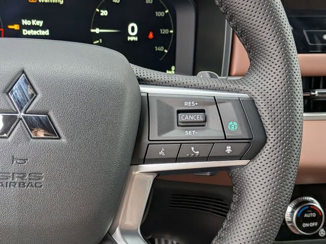 New 2026 Mitsubishi Outlander SEL image 18
