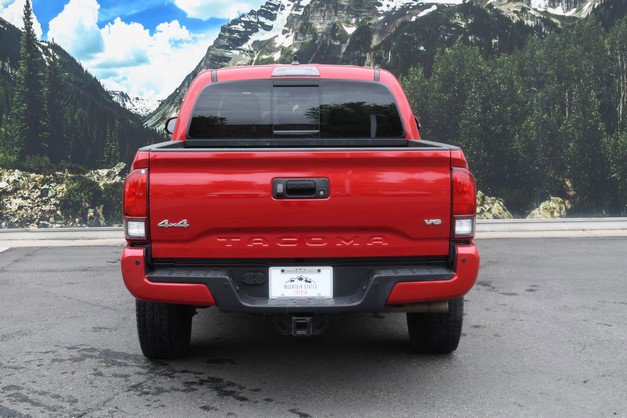 Certified 2023 Toyota Tacoma SR5 AWD/4WD image 10