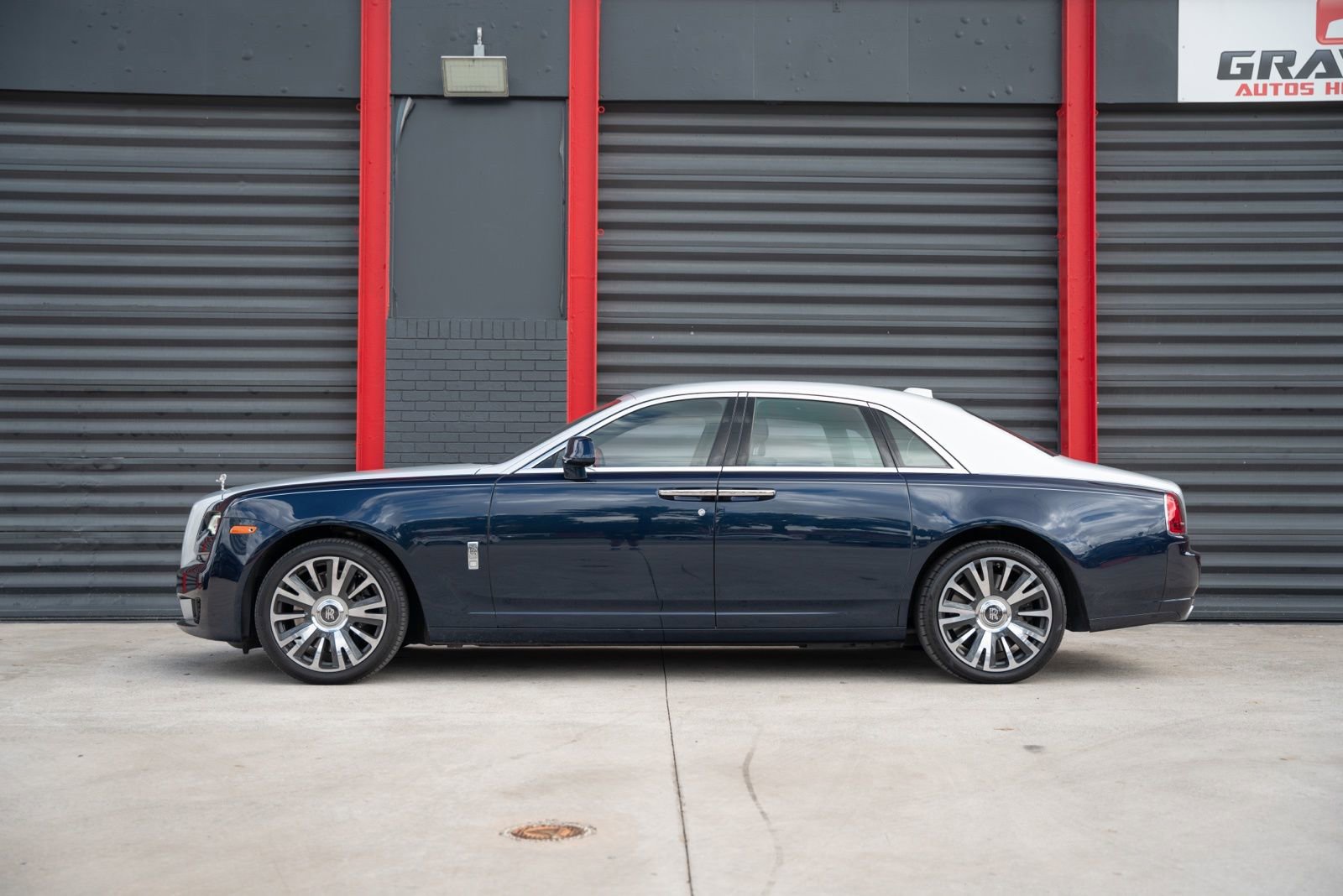 Used 2020 Rolls-Royce Ghost RWD image 3