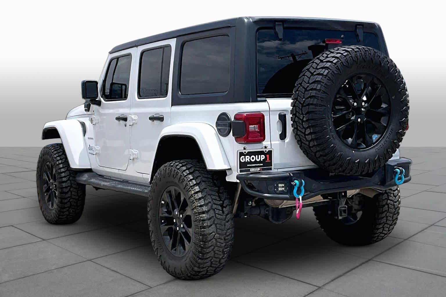 Used 2022 Jeep Wrangler Unlimited Sahara AWD/4WD image 11