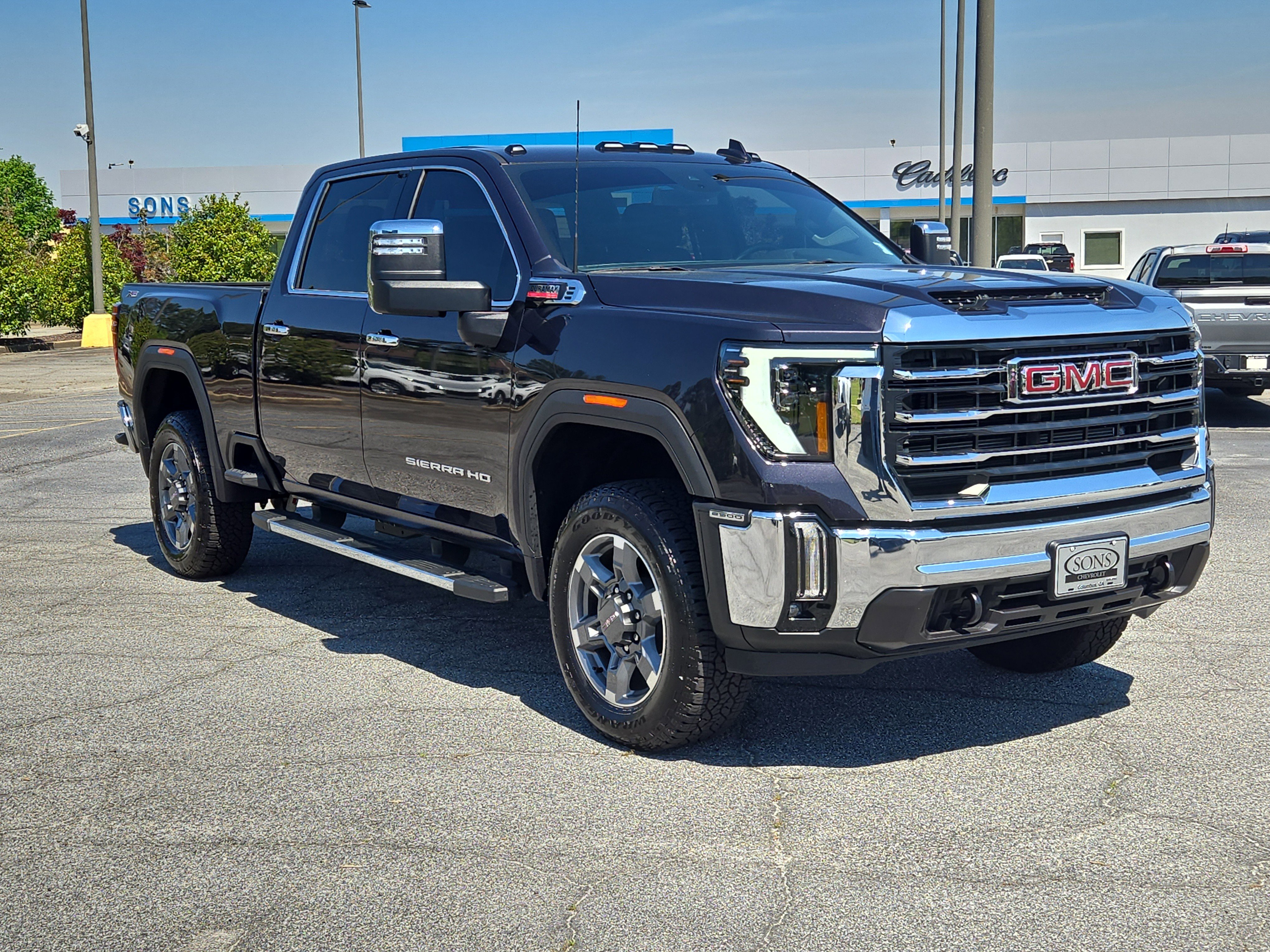 Used 2025 GMC Sierra 2500 SLT w/ SLT Convenience Package AWD/4WD image 4