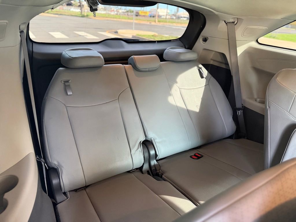 Used 2022 Toyota Sienna Limited AWD/4WD image 25
