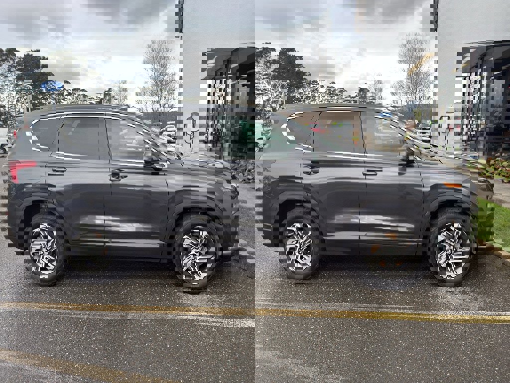 Used 2022 Hyundai Santa Fe SE w/ Cargo Package image 19