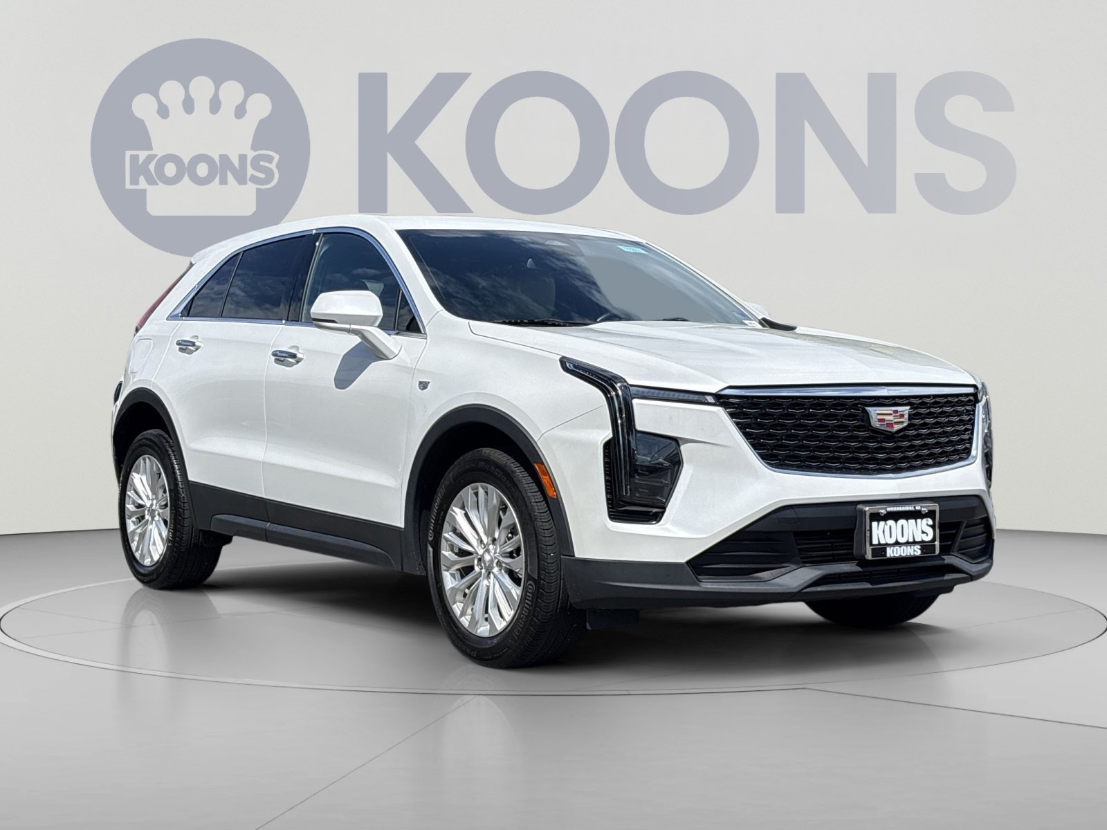 Used 2024 Cadillac XT4 Luxury w/ Cold Weather Package AWD/4WD image 10