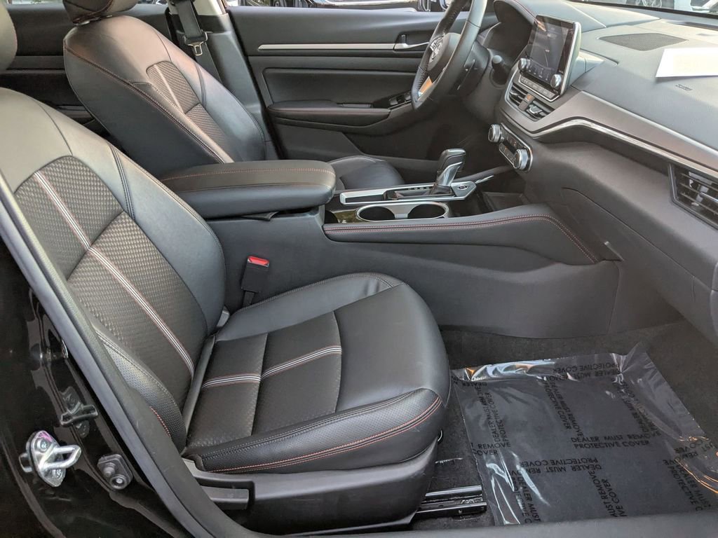 Used 2025 Nissan Altima 2.5 SR image 29