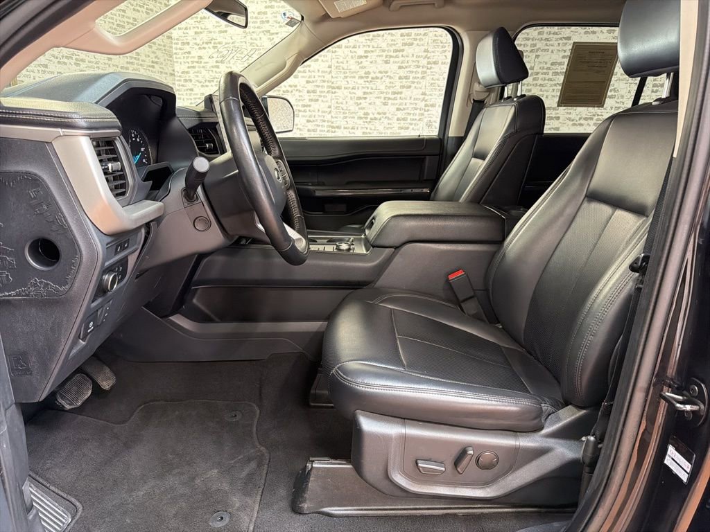 Used 2024 Ford Expedition XLT image 27