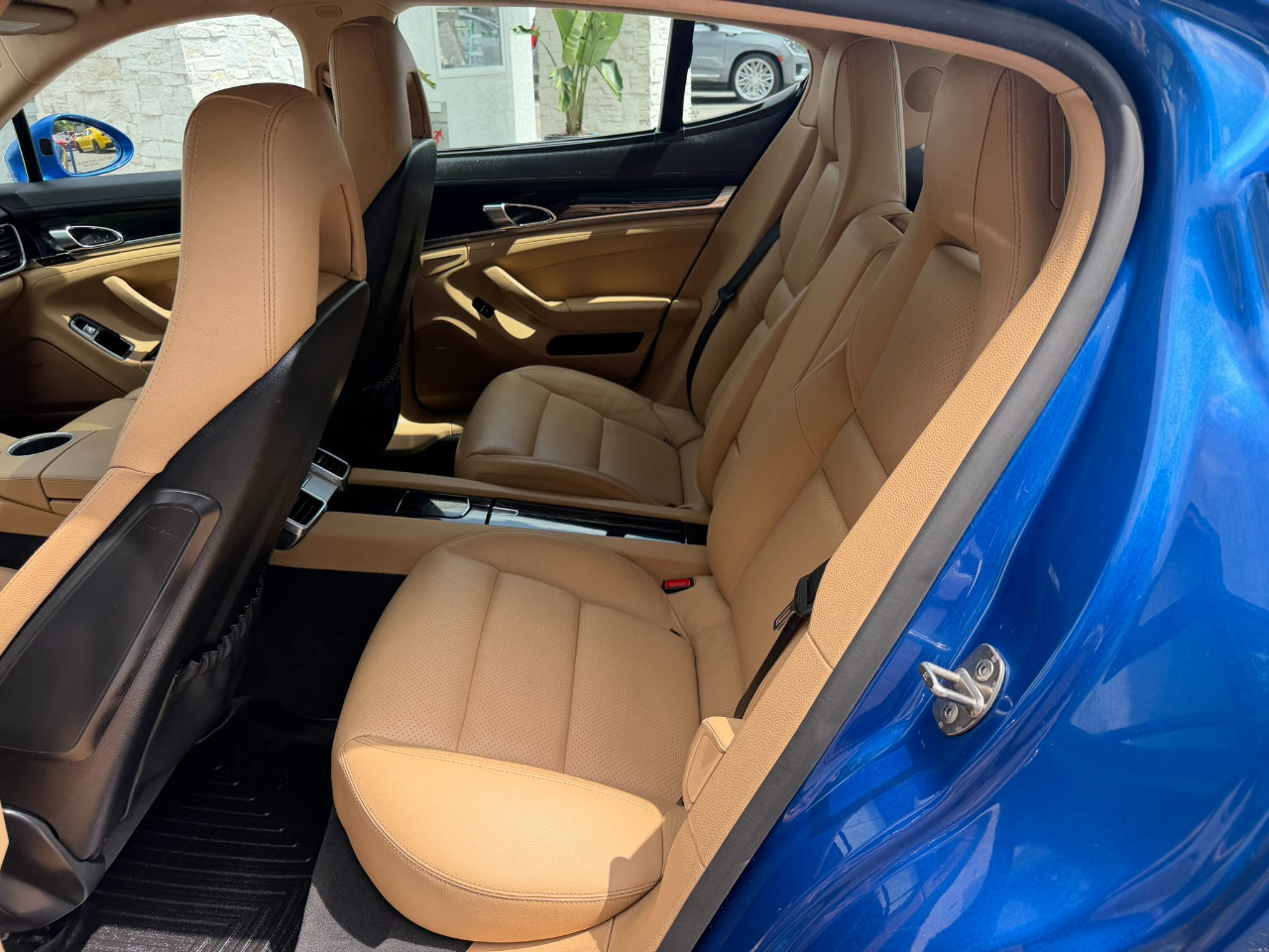 Used 2015 Porsche Panamera 4 AWD/4WD image 40
