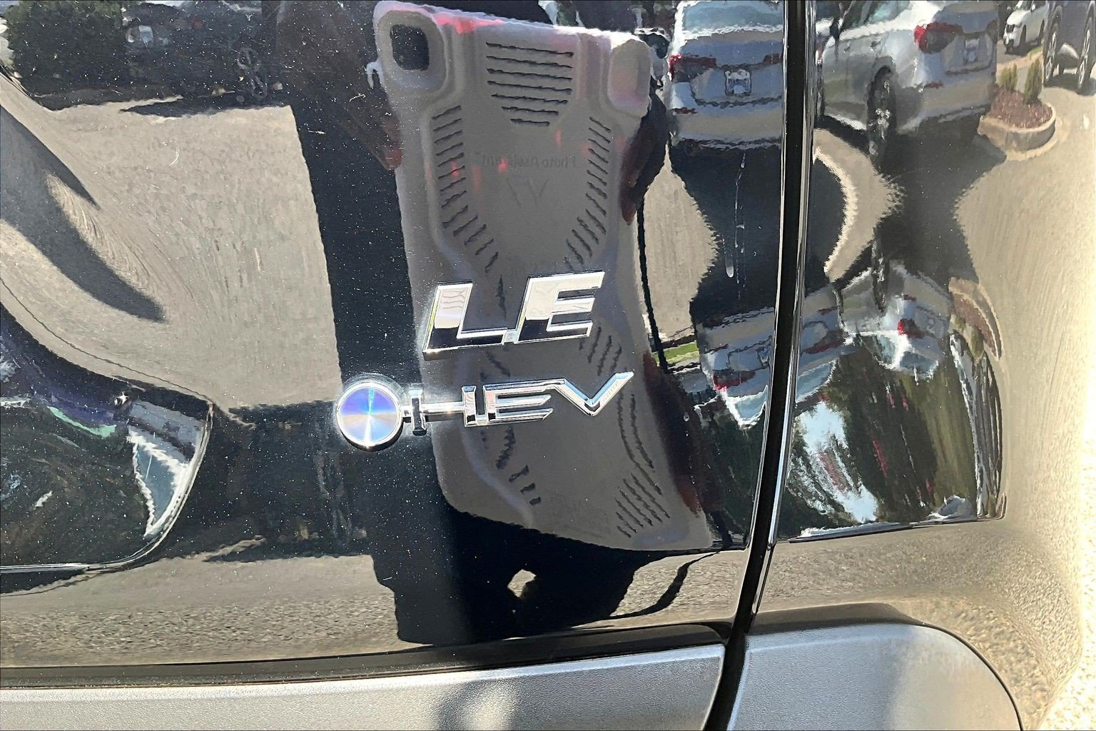 Used 2025 Toyota RAV4 LE AWD/4WD image 32