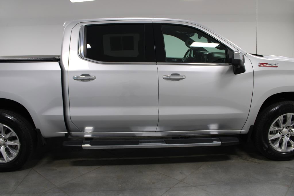 Used 2022 Chevrolet Silverado 1500 LTZ AWD/4WD image 11