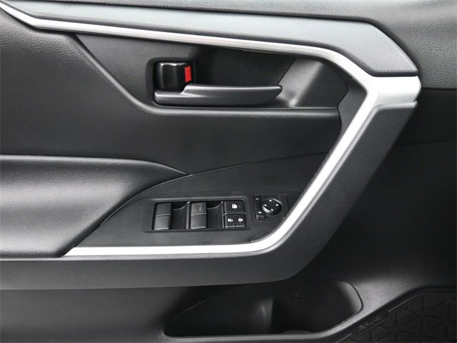 Used 2021 Toyota RAV4 LE image 24