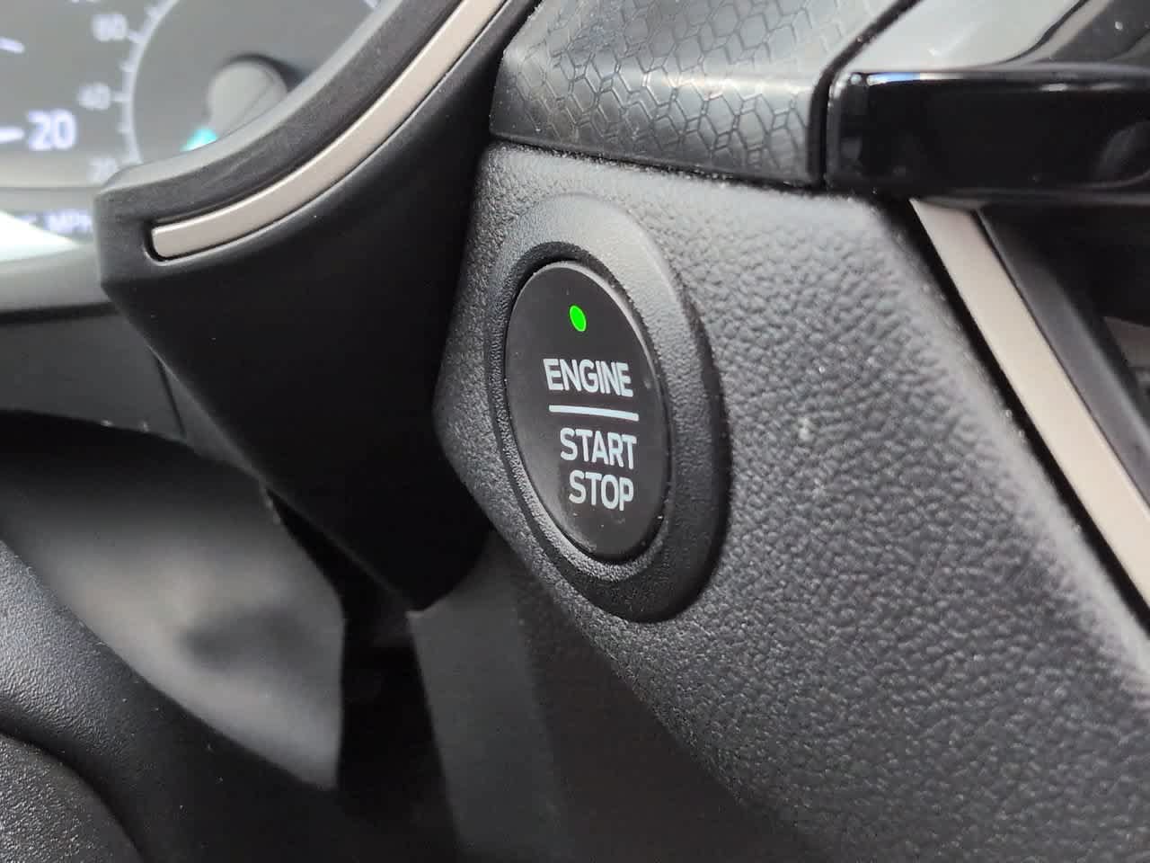 Used 2022 Ford Escape SEL w/ SEL Stealth AWD Package image 28