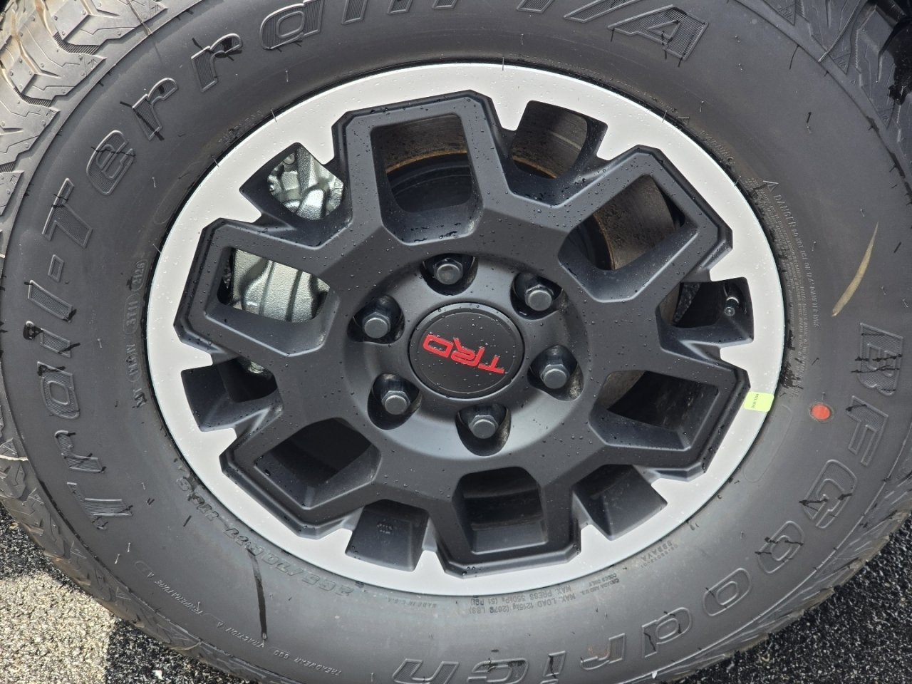 New 2026 Toyota Tacoma TRD Off-Road AWD/4WD image 9