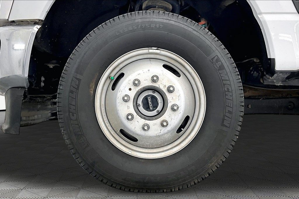 Certified 2025 Ford F350 XLT w/ FX4 Off-Road Package AWD/4WD image 9