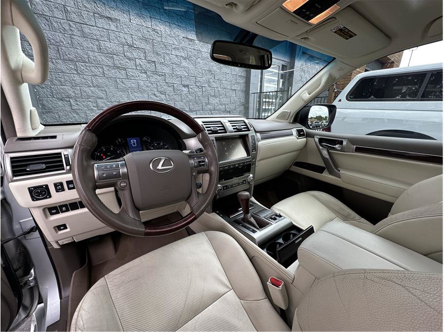 Used 2016 Lexus GX 460 w/ Premium Package AWD/4WD image 2